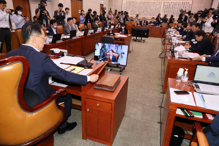 출생신고 의무 의료기관에도 적용…출생통보제 국회 법사위 통과