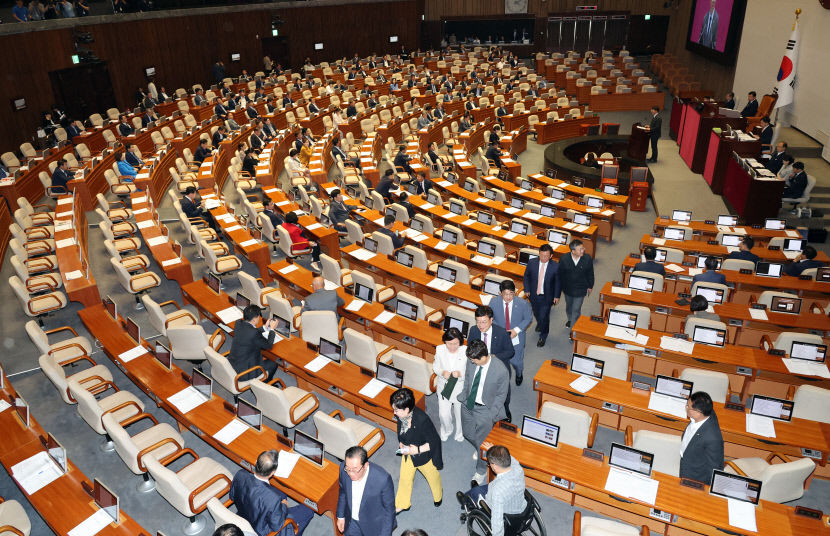 [속보] 이태원참사특별법 패스트트랙 지정…국회 본회의 통과