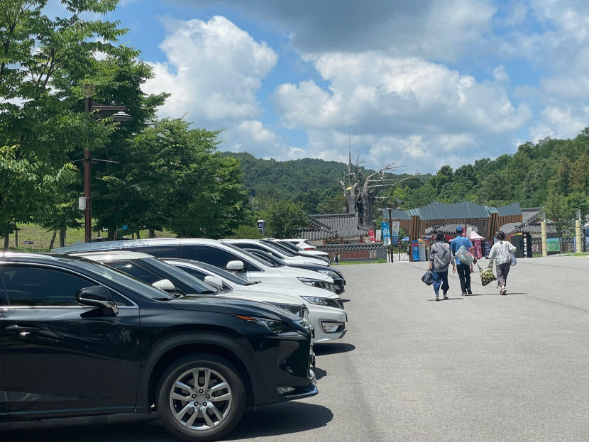 군위군의 대구시 편입 첫날…교통망이 좋아지고 젊은 사람들도 늘어날 것