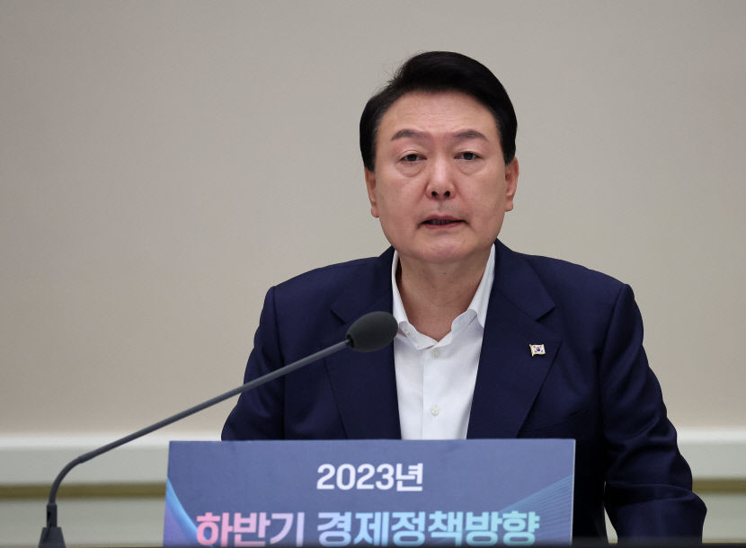 尹 정치파업 불법시위 협박 굴복않고 단호 대응…킬러 규제 혁신 지시도