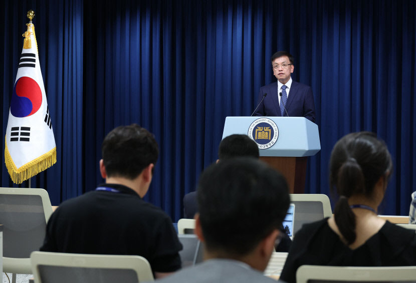 尹 10~15일 리투아니아·폴란드 순방…연쇄회담 속 한일 오염수 논의 관심