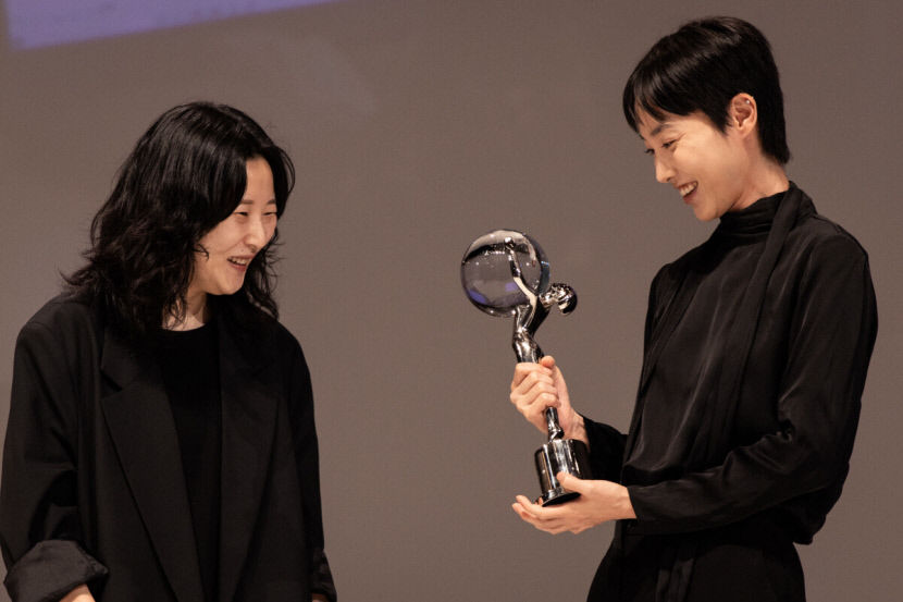 대구 기반 활동 유지영 감독, 카를로비 바리 국제영화제 경쟁 부문 한국 영화 최초 대상 수상