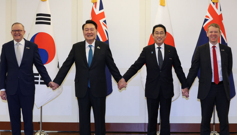 한국·일본·호주·뉴질랜드 정상 北 장거리탄도미사일 규탄 공동성명