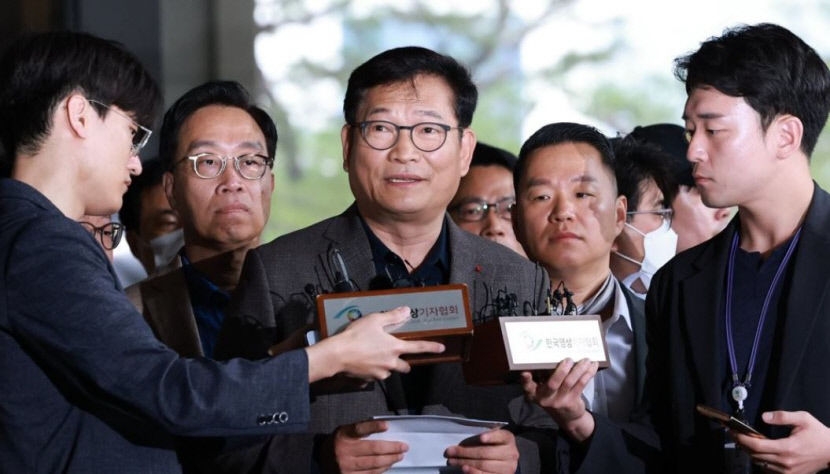 檢, 송영길 일정관리 담당 측근 압수수색…돈봉투 수수 의원 교차검증