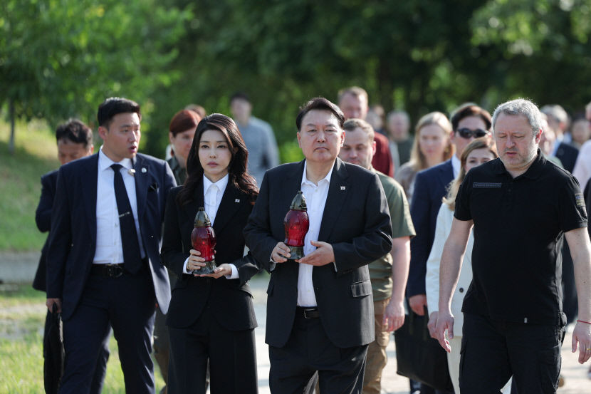 尹대통령 집중호우 피해에 군경포함 정부 모든자원 총동원…순방지서 당부