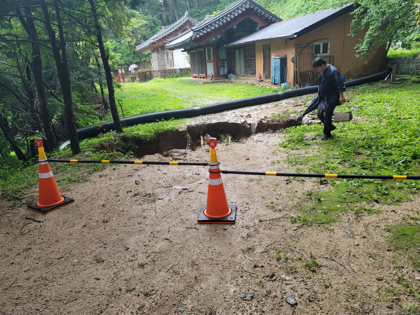 기록적 폭우에 국보 영주 부석사 조사당도 피해