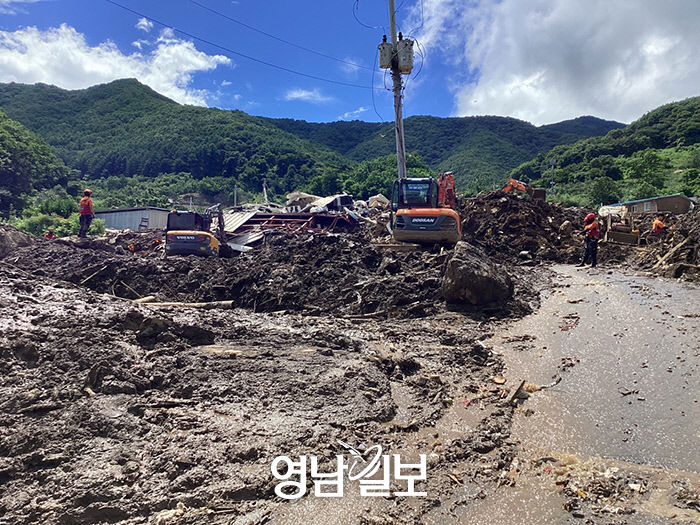 예천, 진흙더미·하천서 살아만 있어라 실종자 8명 수색 총력