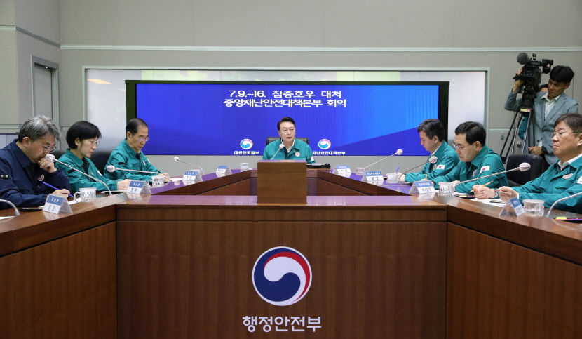 대통령실 尹 타임라인 공개하며 수해대응 강조…野 컨트롤타워부재 반박