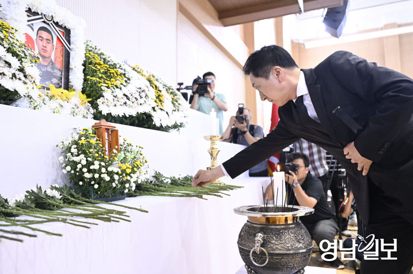 [포토뉴스] 고 채수근 상병 조문하는 김기현