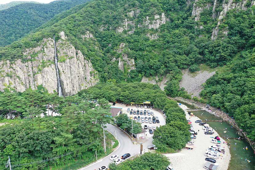 [청송 가볼만한 곳] 더위야 물렀거라…청송 얼음골서 시원한 바람 즐기며 힐링