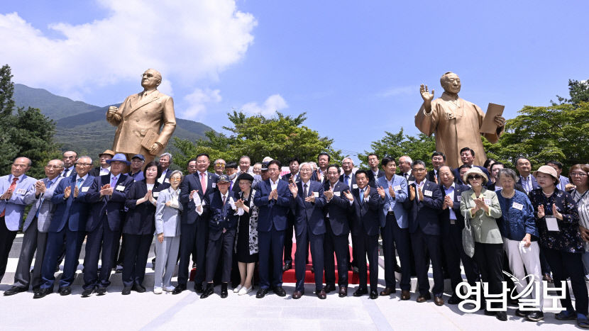 [포토뉴스] 휴전협정 70주기에 제막된 이승만·트루먼 대통령 동상