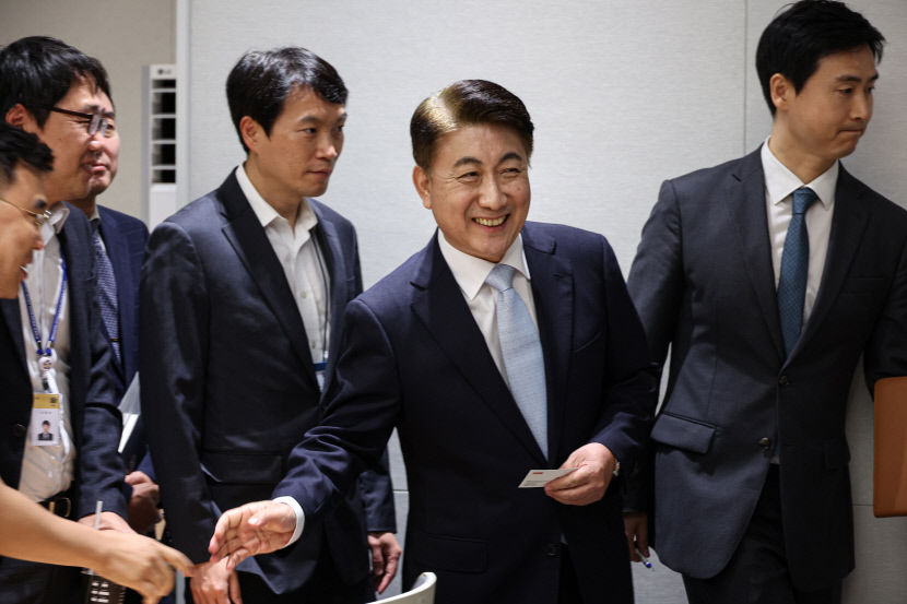 신임 방통위원장 이동관 지명에 與野 엇갈린 반응
