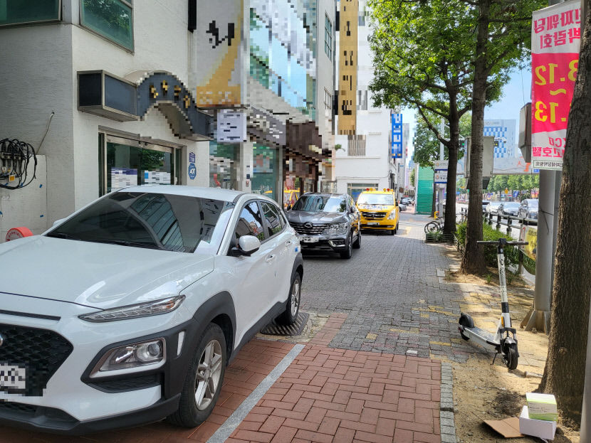 몰랐어요 인도 1분 주차 과태료에도 민폐 주차 여전