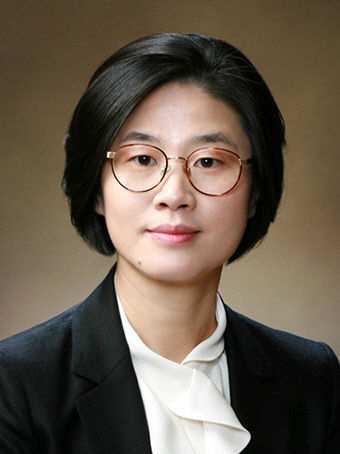 [전문의에게 듣는다 ] 치아 투명교정 치료, 한 듯 안 한 듯…교정 중에도 자신있게 웃자