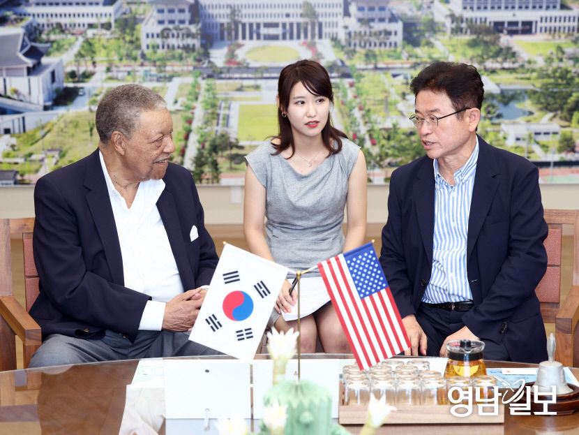 3.롭_피츠_미국_조지아주_풀튼카운티_의장