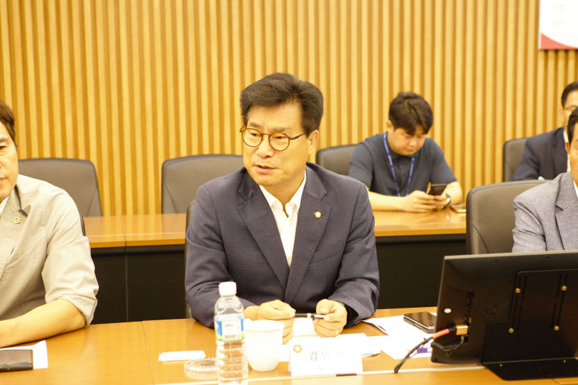 국민의힘 김영식 국회의원, SK실트론 본사에서 반도체특화단지 간담회