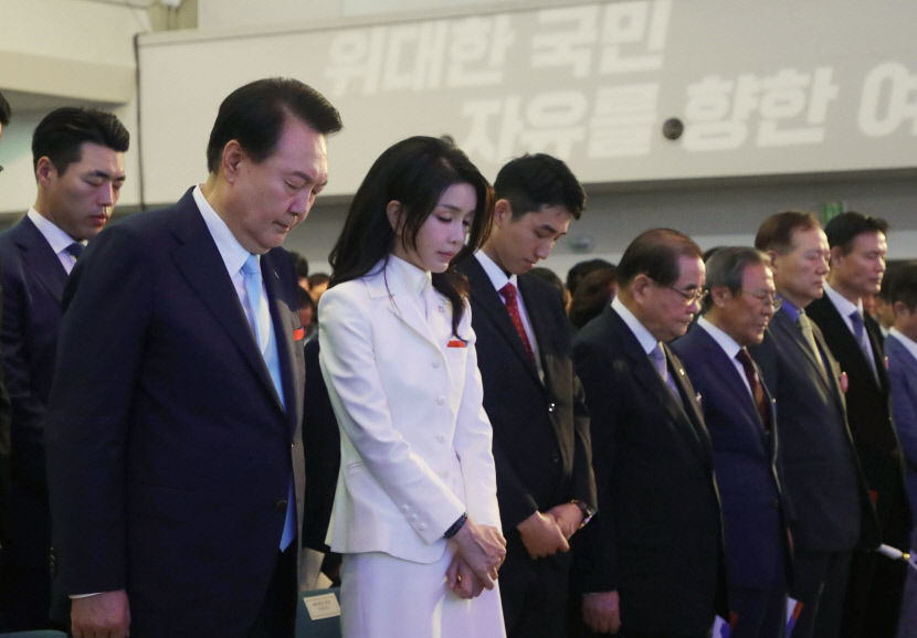 [속보]尹대통령 한미일 정상회의, 3국 공조 새로운 이정표될 것