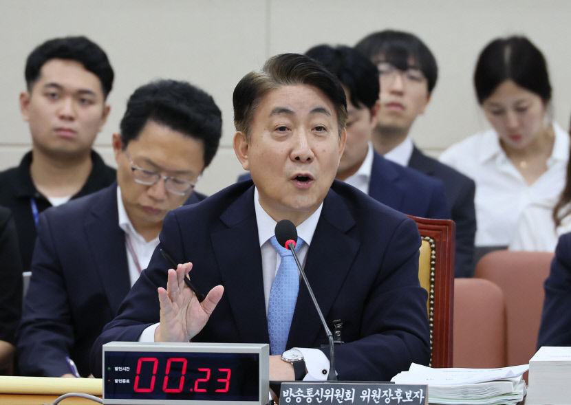 이동관 임명 놓고  주말 내내 與 방송 정상화 VS 野 수사대상, 사퇴해야