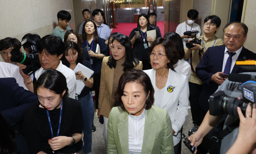 여가위, 與·김현숙 불참에 잼버리 질의 결국 파행…野 해임건의 논의