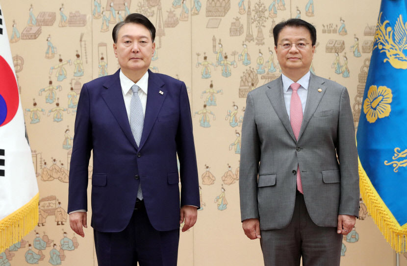 尹대통령, 이동관 방통위원장 임명 재가…방기선 국무조정실장도 임명