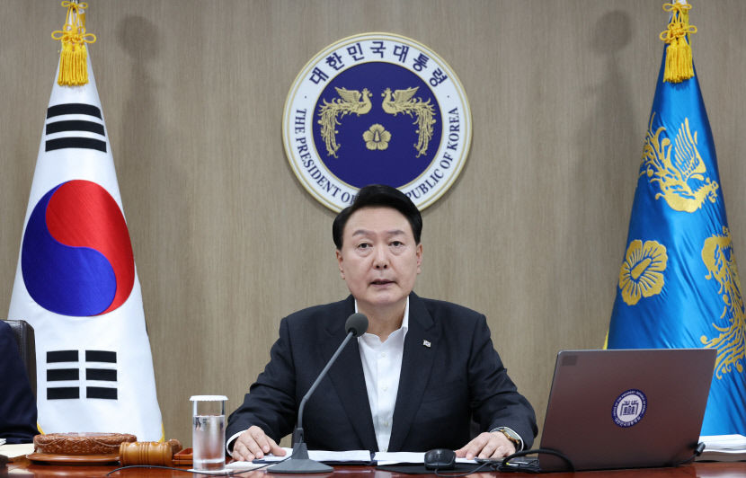 尹 선거용 매표 예산 배격…사회적 약자 더 두텁게 지원…文정부 비판도