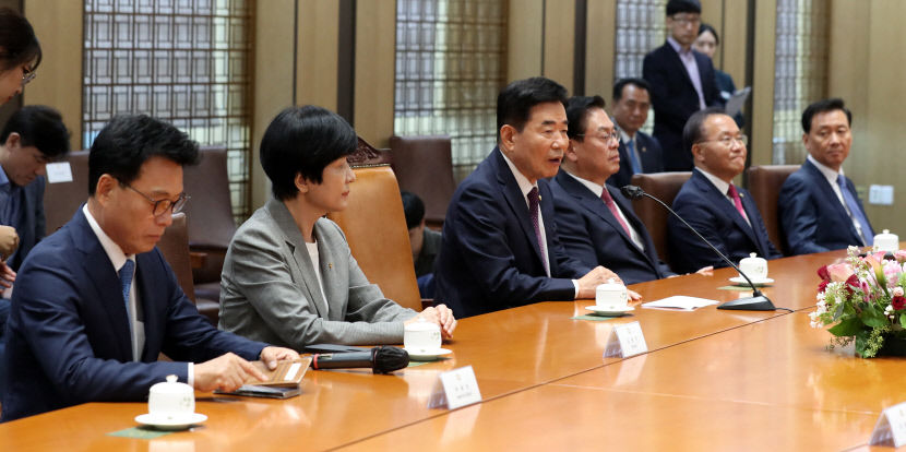 여야 정기국회 의사 일정 합의…대정부질문은 5~8일