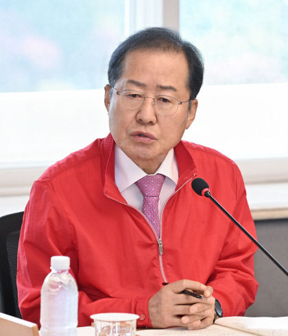 홍준표 대구시장 의성에 TK신공항 물류단지 집중 조성해야