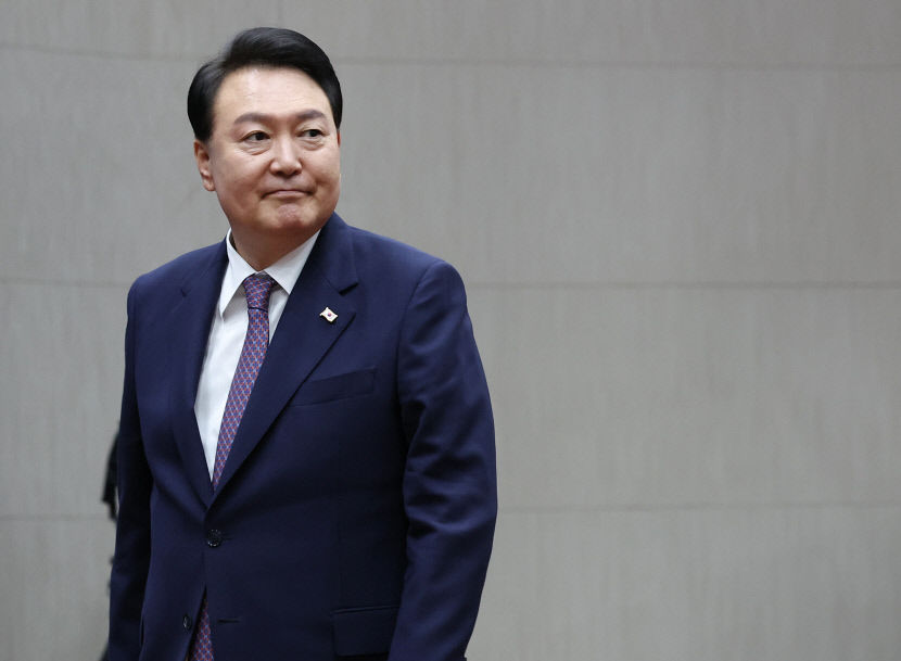 尹 교사들 외침 깊이새겨 교권확립·정상화…野 반국가행위 비판도