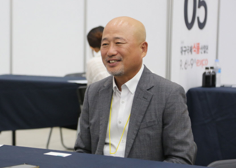 윤덕창 KOFIA 회장 해외시장 개척에 지레 겁먹지 말아야