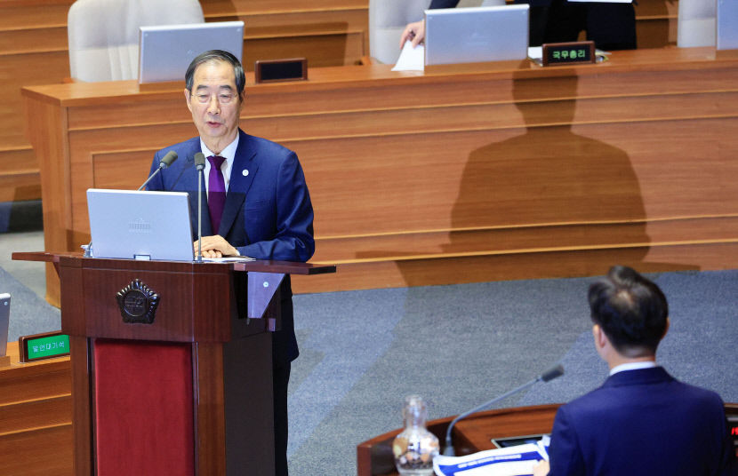 경제두고 대정부질문서 공방…野 추경 해야 vs 與 文정부 정책으로 위기