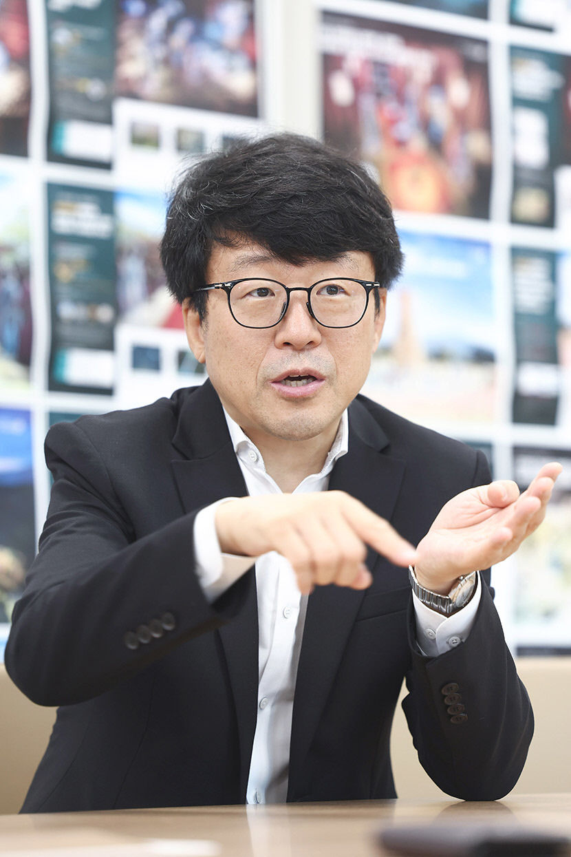 [토크 人사이드] 유철균 경북연구원장 지방화시대 핵심은 기술 균형발전…챗경북 개발에 나서는 이유