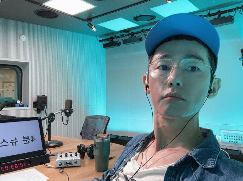 허지웅.jpg