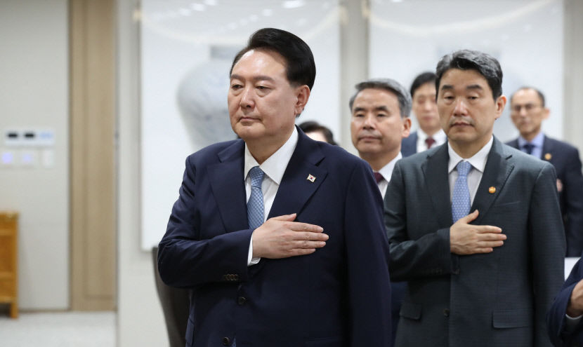 尹 교육현장 비통한 소식 잇따라…교권 및 교원보호 법안 처리 시급