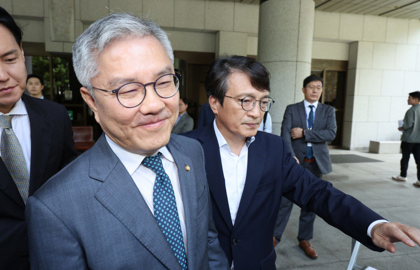최강욱 의원직 상실…다시 주목받는 앙숙 한동훈과의 설전