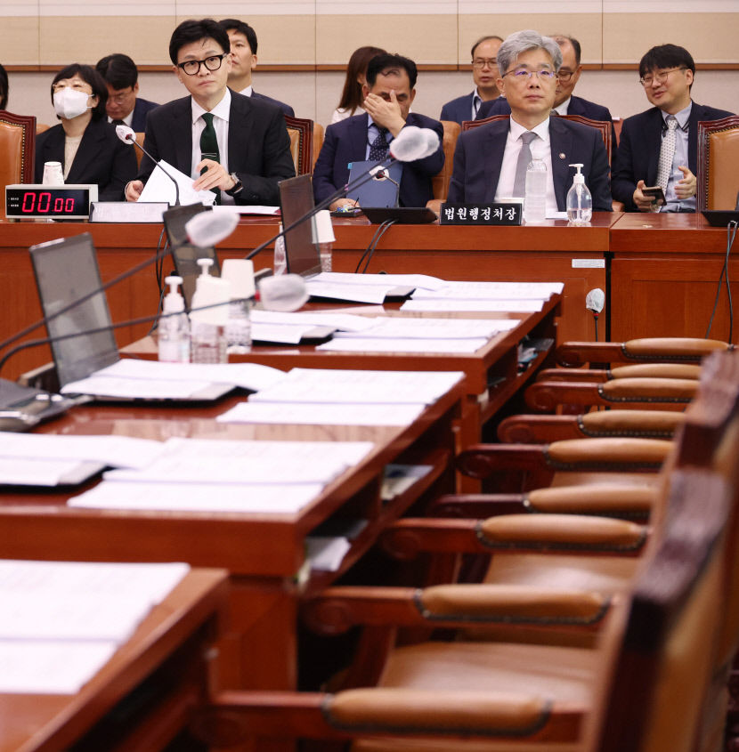 與 민주당 민생 내팽겨쳐…野 검찰이 나쁜 정치