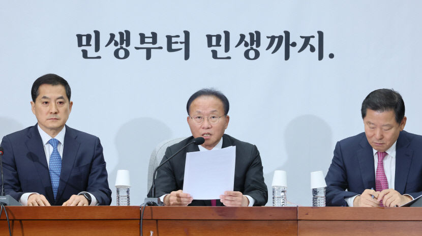 이재명 체포동의 여진 지속…野 비명계에 부역자 맹비난 vs 與 민생돌봐야