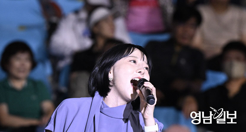[포토뉴스] 열창하는 송미해