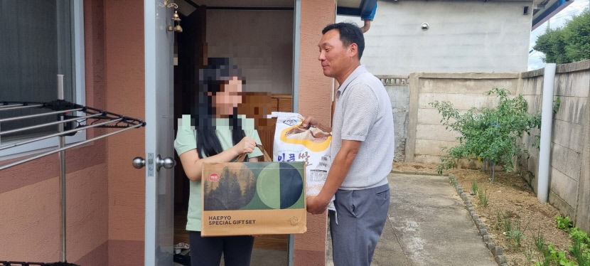 예천경찰서 안보자문협, 탈북민에게 추석 선물 전달