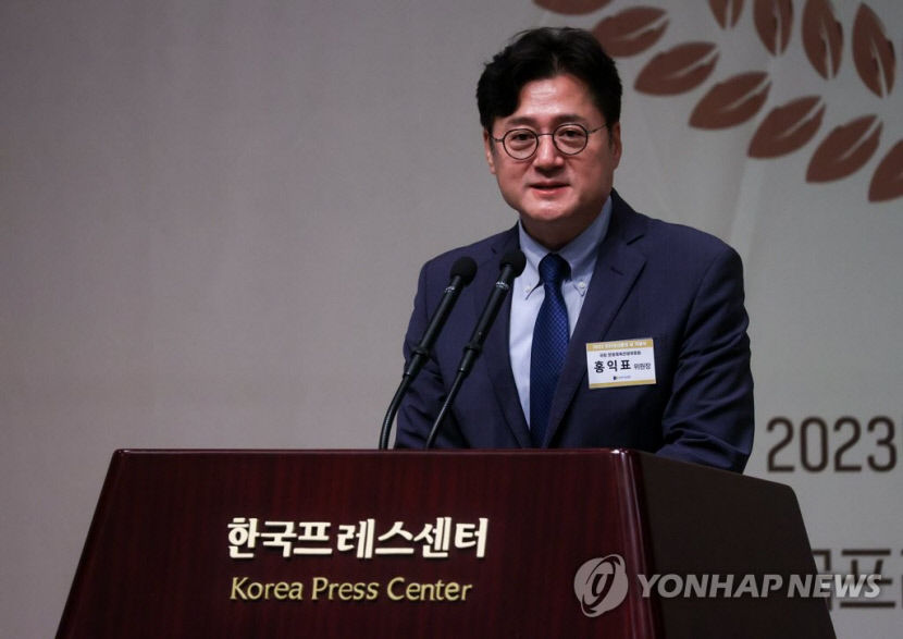 [속보] 민주당 새 원내대표로 3선 범친명 홍익표 의원 당선