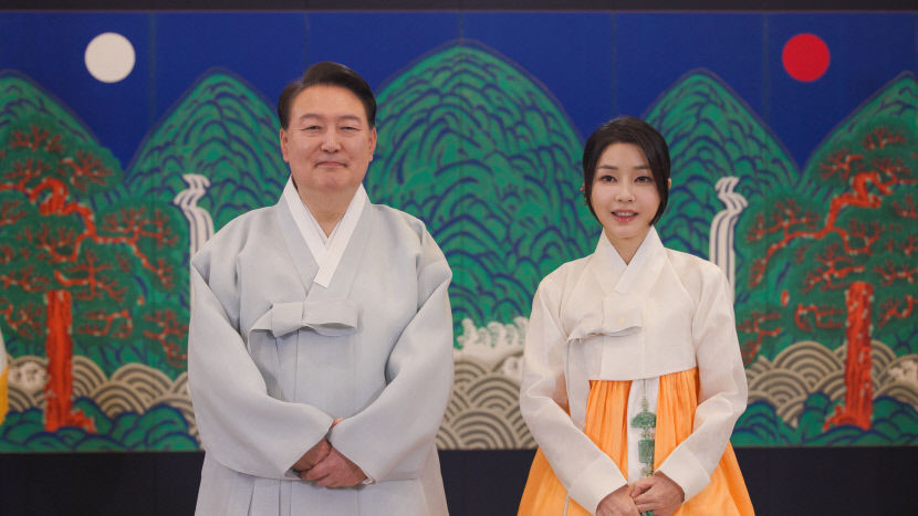 尹대통령 민생이 늘 한가위 같도록 최선 다할 것…金여사와 추석 인사
