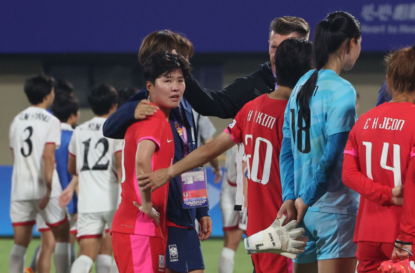[아시안게임] 여자 축구 남북대결 1-4 완패…4강 진출 실패