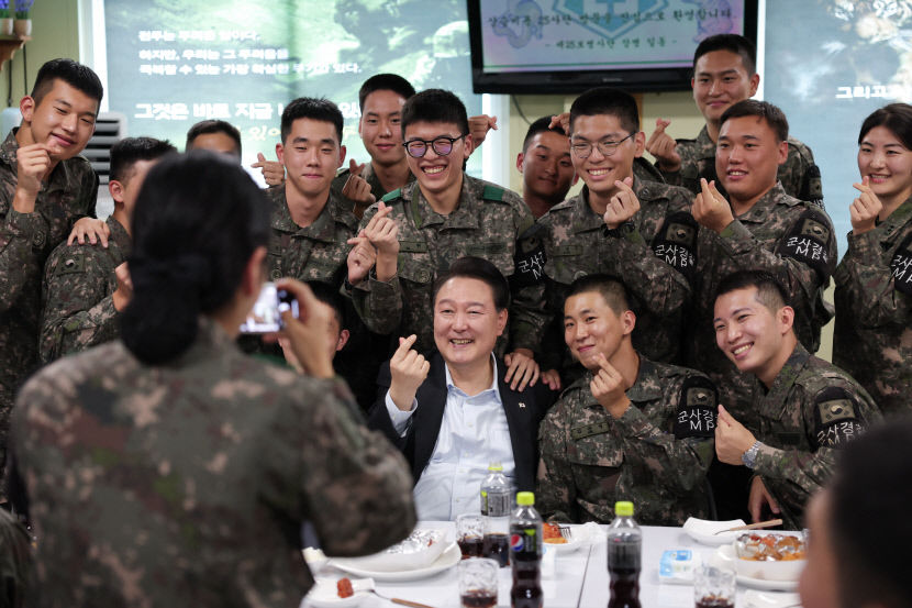민생 챙기며 일하는 추석연휴 보낸 尹…연말까지 경제·외교 행보 지속