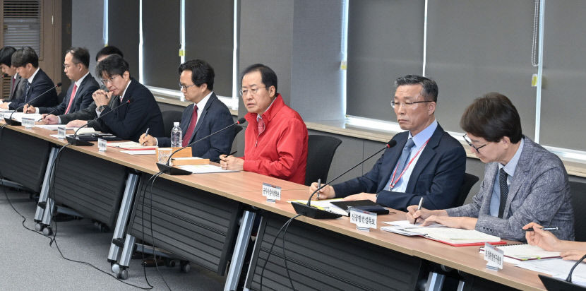 洪 의성과 협의 안되면 신공항 유치포기서 받아서라도 대안 마련