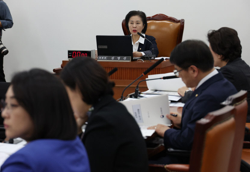 지방소멸 위기에도 컨트롤 타워없고 대책 부실…국회 인구위기특위 회의