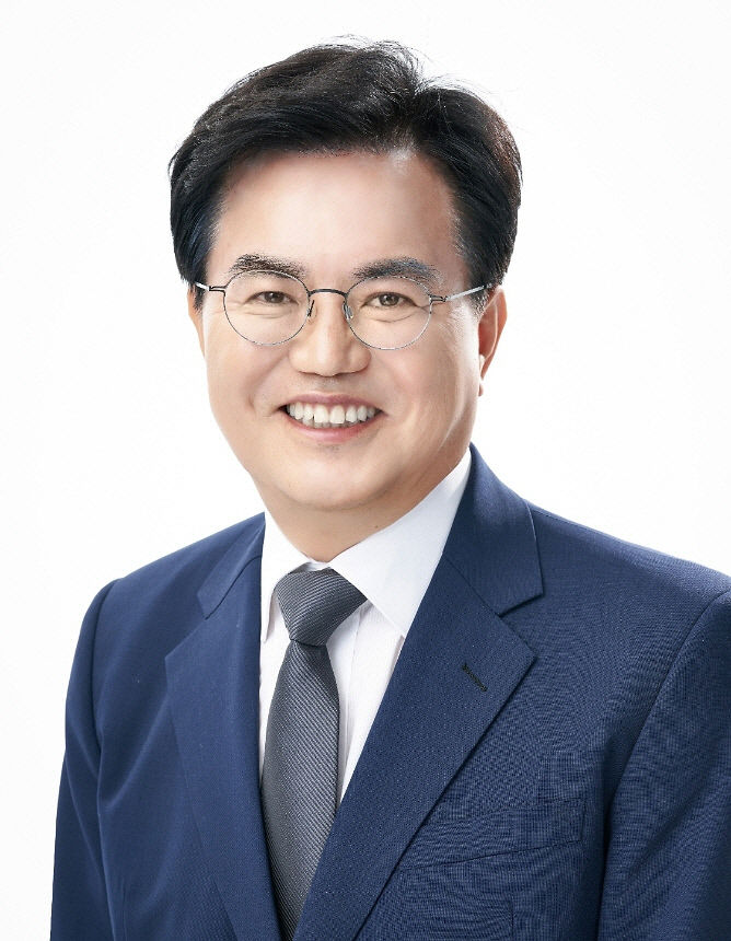 洪 산하기관장들, 총선 나가려면 얼른 사표 내라…누가 총선 출사표 던질까