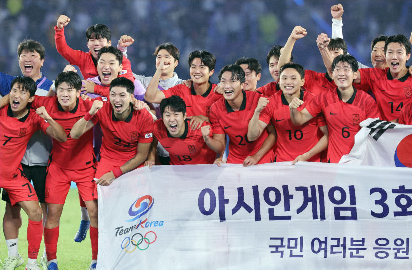 [아시안게임] 일본 꺾고 3연패 달성한 황선홍호…상병 조영욱 결승골(종합)