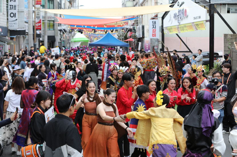 안동국제탈춤페스티벌 2023, 외국공연단 등 도심을 축제장으로 꾸며