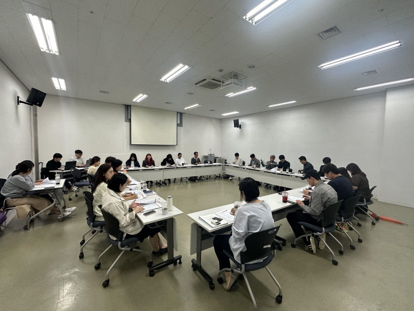 라운드테이블