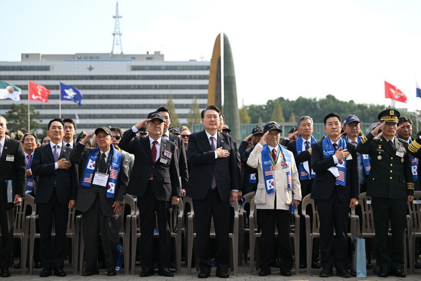 尹, 화이트해커·장진호전투 기념행사 참석하며 안보 행보