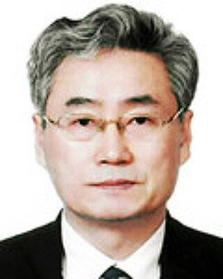 [노벨문학상 산책] 귄터 그라스 양철북…오스카르의 시각서 20세기 전반 獨역사를 꼬집다